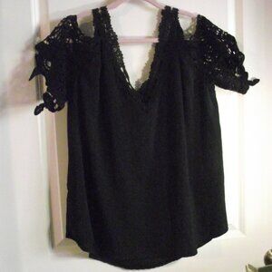 WOMEN'S  3X BLACK COLD SHOULDER TOP